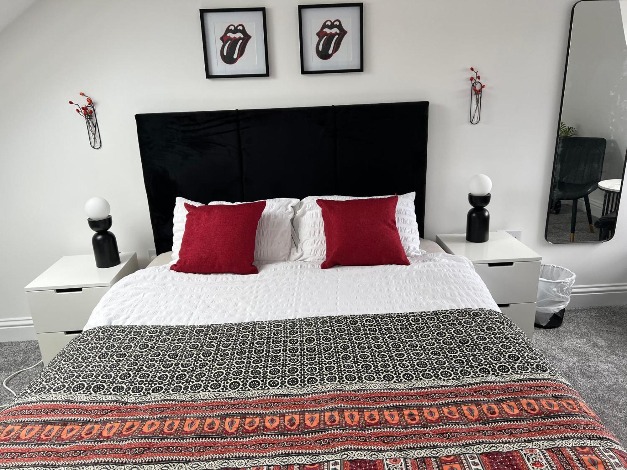 Quarto em Acomodações Particulares Comfortable - Only 6-mins Walk From Underground Station *